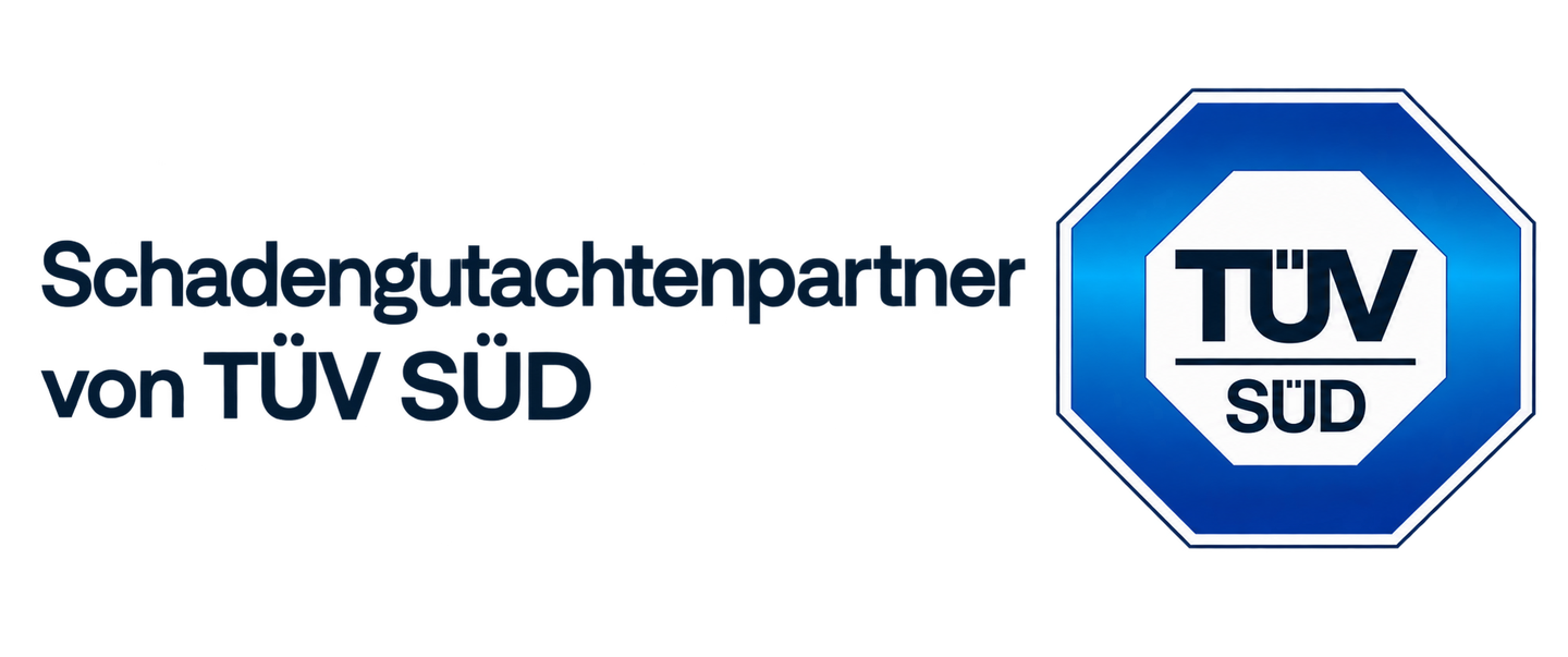 Siegel „Schadengutachtenpartner von TÜV SÜD“ mit blauem TÜV-SÜD-Achteck
